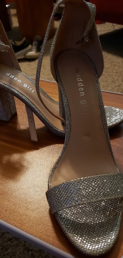 Madden Girl Size 7 Silver Heels